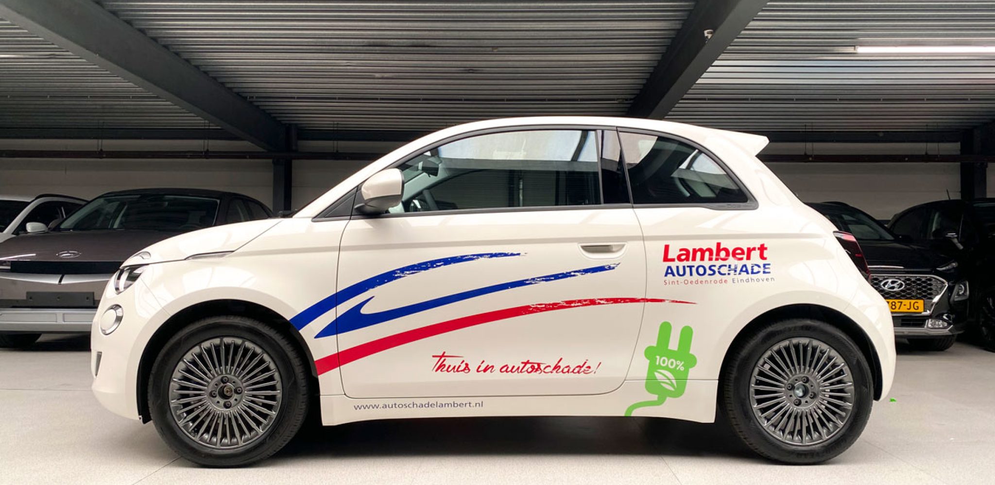 Autosticker rood met blauw voor autoschade bedrijf lambert