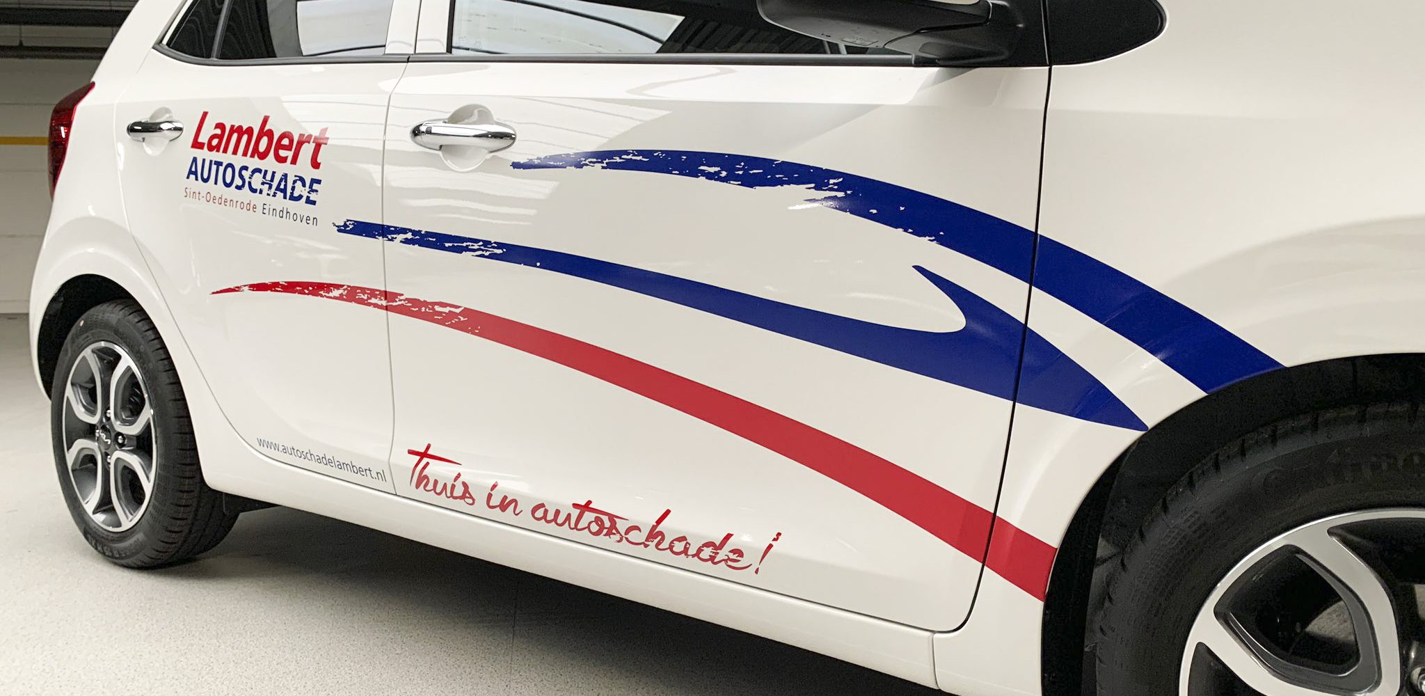 Autosticker rood met blauw voor autoschade bedrijf lambert